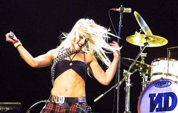Выступление Гвен Стефани с «No Doubt» на фестивале «Voodoo 2002»