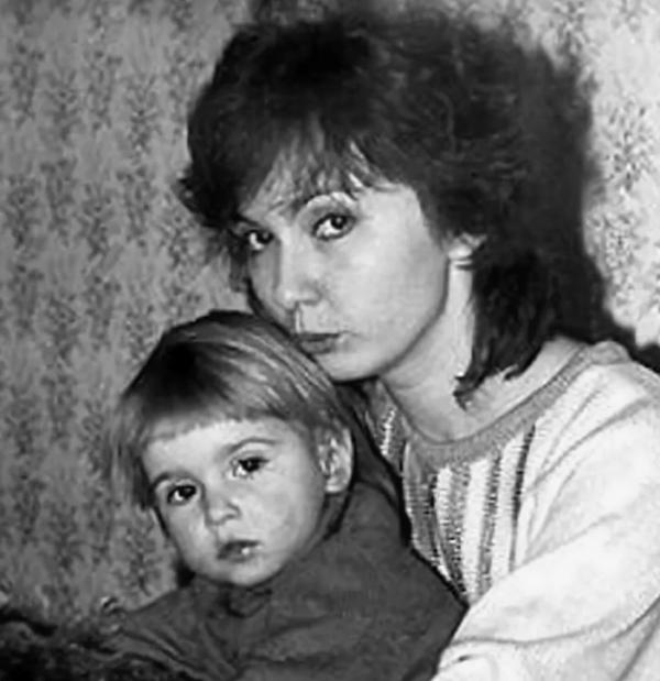 Анна Голубева (первая жена Кинчева) и его сын