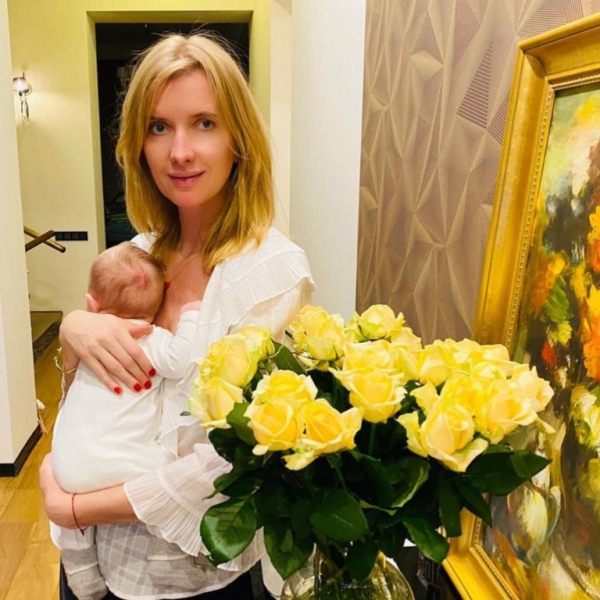 Жена Валерия Виолетта с младшим сыном Лео